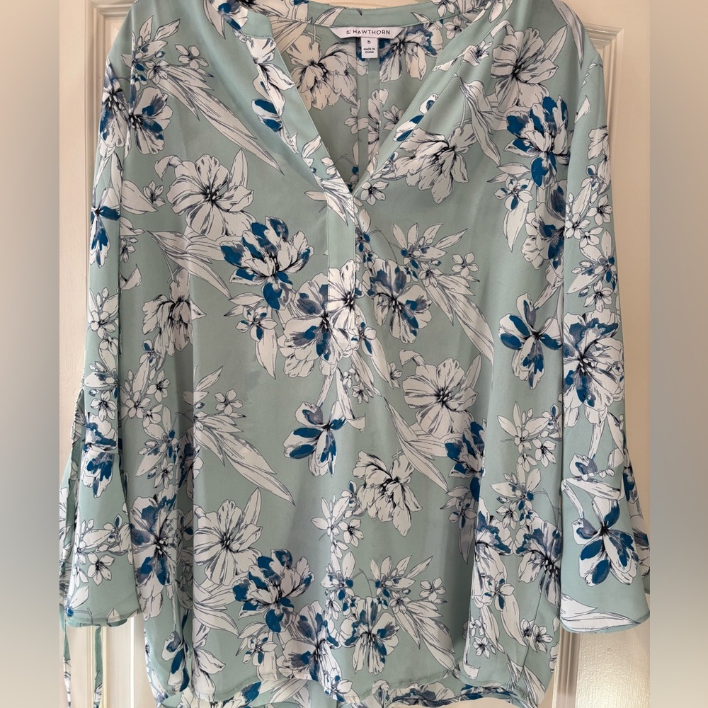41 Hawthorn Mint Green Floral V-Neck Blouse with Blue and White Flowers